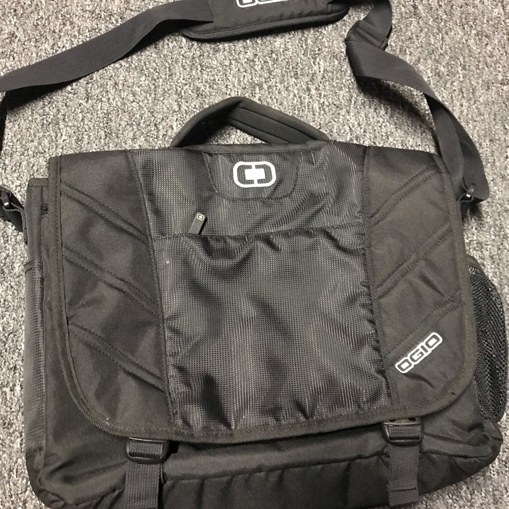 Black crossbody/ messenger bag